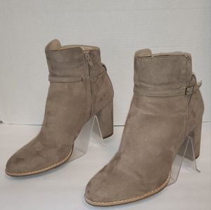 Banana Republic Tan Suede Ankle Boot Size 8.5